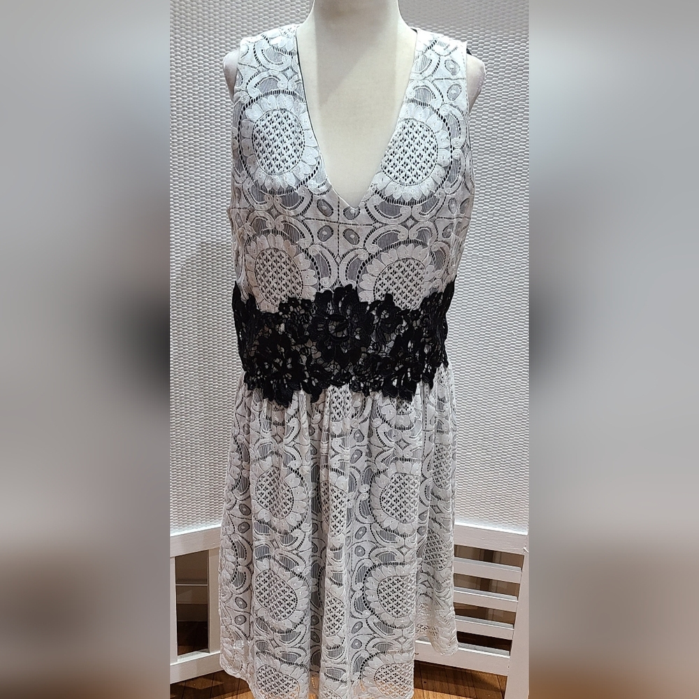 White Lace Dress with Black Floral Lace Accent Size 12